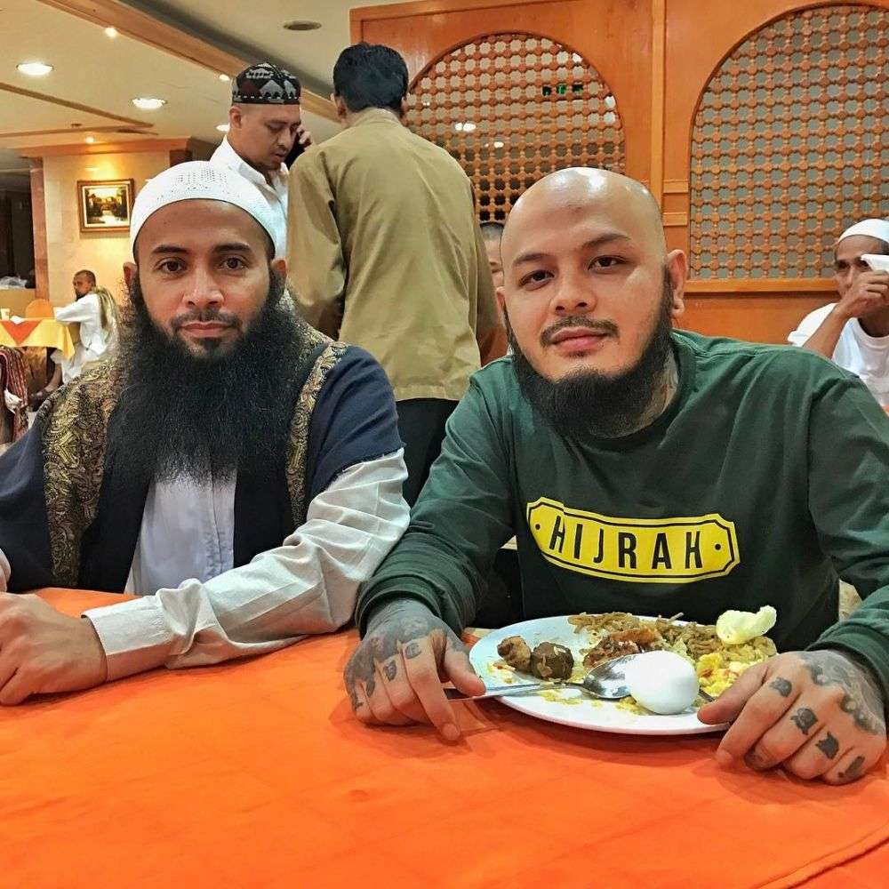 Kisah Hidup Iqbal Azhari, dari Jalanan Hingga Jadi Dai