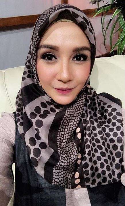 Berhijab, Begini Penampilan 4 Mantan Presenter Acara Gosip