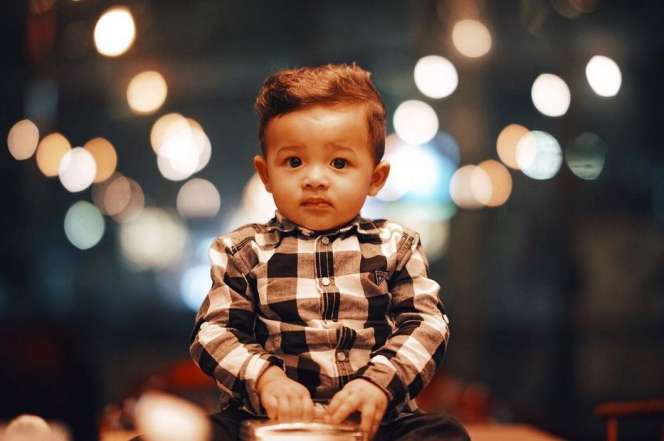 Baru Setahun, 6 Potret Menggemaskan Arsya Hermansyah