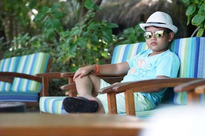 Bareng Suami dan Anak, Dewi Perssik Liburan ke Maldives