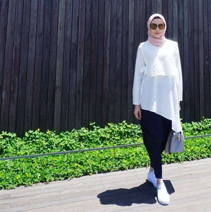 Intip Pesona Kecantikan Fenita Arie Saat Berhijab