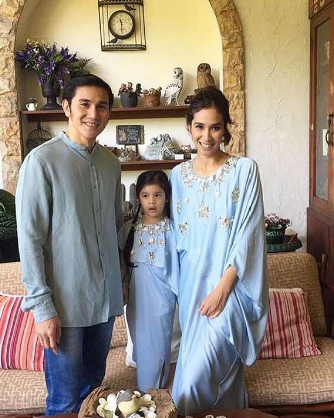 6 Potret Kemesraan Vino Bastian-Marsha Timothy, Jauh Gosip