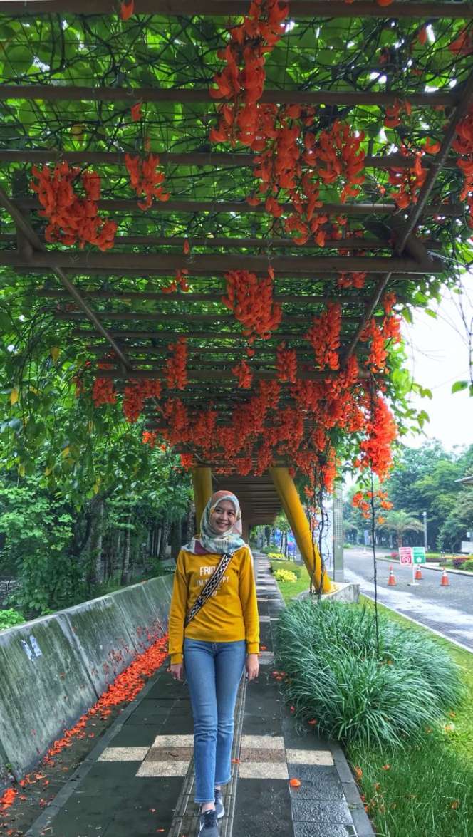 Meski Santai, Ini Dia Tips Tampil Cantik Saat Jalan-jalan