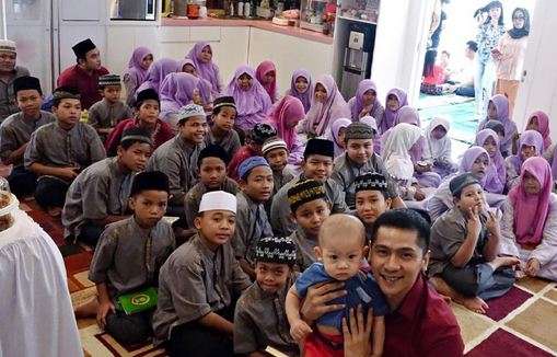 Salut, 4 Seleb Ini Rayakan Ultah Anak dengan Aksi Sosial