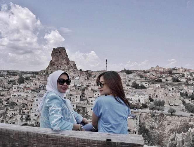 Kompaknya Nikita Willy dan Sang Ibunda, Seperti Kakak Adik