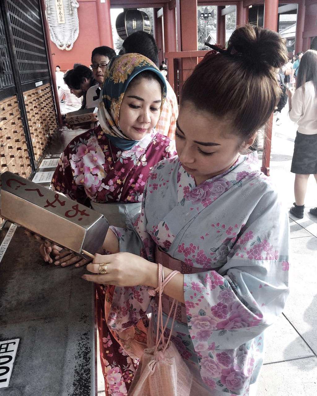 Kompaknya Nikita Willy dan Sang Ibunda, Seperti Kakak Adik