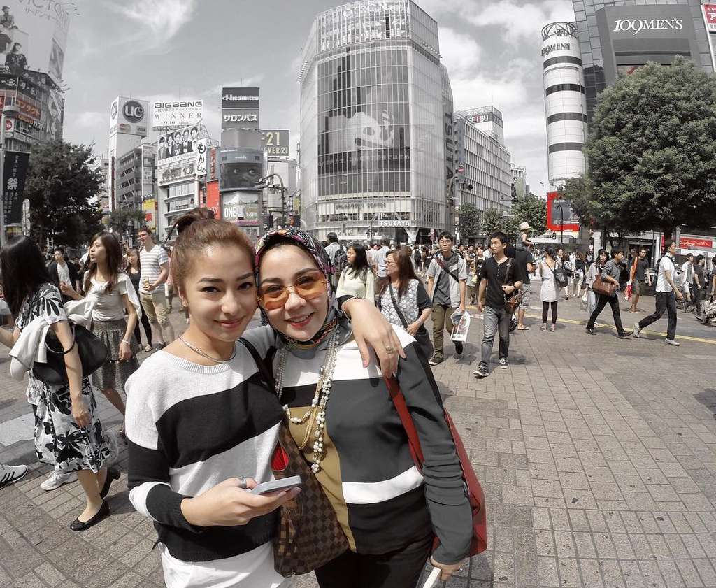 Kompaknya Nikita Willy dan Sang Ibunda, Seperti Kakak Adik