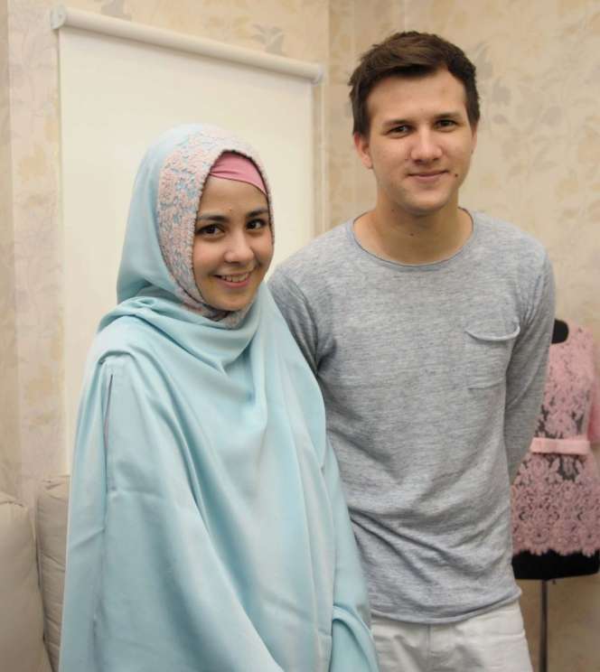 Selain Rifky Balweel, 4 Seleb Ini Pernah Kepincut Risty Tagor