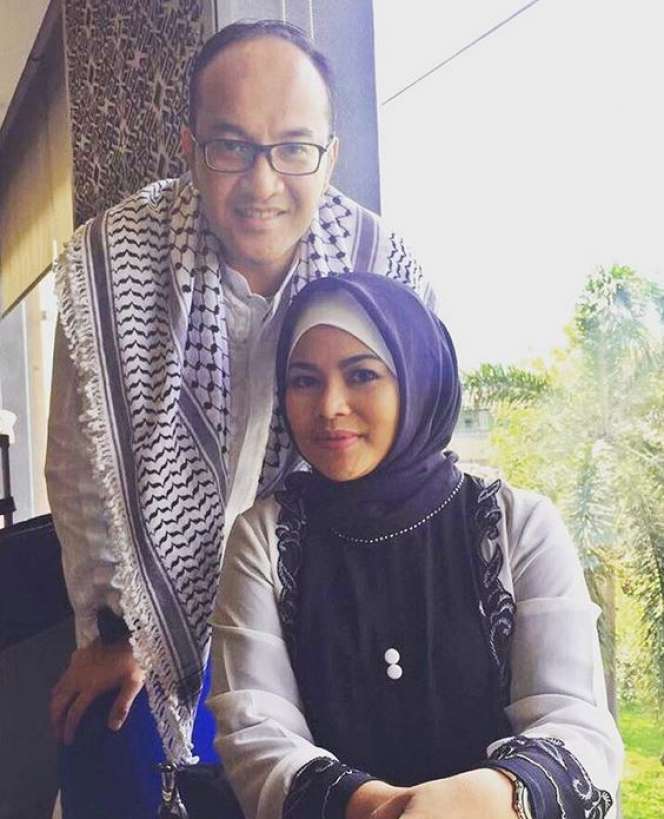 Gaya Kerudung Manis Puti Guntur Soekarno 