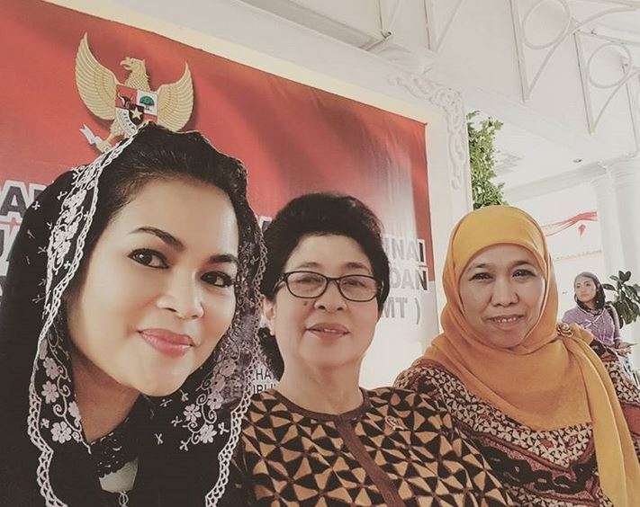 Gaya Kerudung Manis Puti Guntur Soekarno 