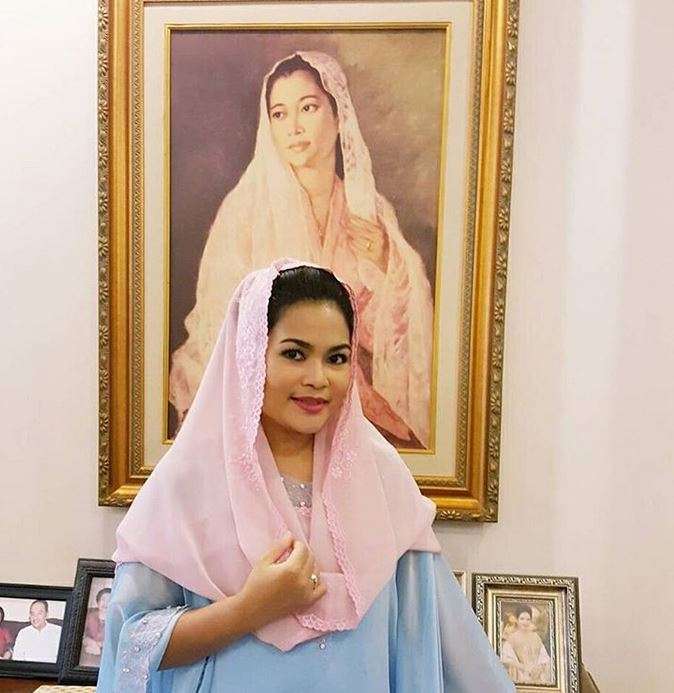 Gaya Kerudung Manis Puti Guntur Soekarno 