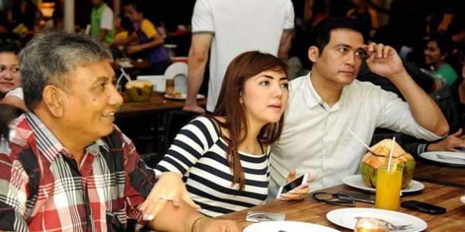 Kerap Tampil Mesra, 5 Pasangan Seleb Ini Tak Jadi Nikah