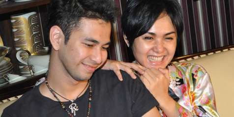 Kerap Tampil Mesra, 5 Pasangan Seleb Ini Tak Jadi Nikah