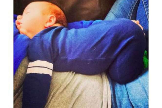 Kumpulan Foto Kocak Bayi-bayi Sedang 'Mabuk' ASI