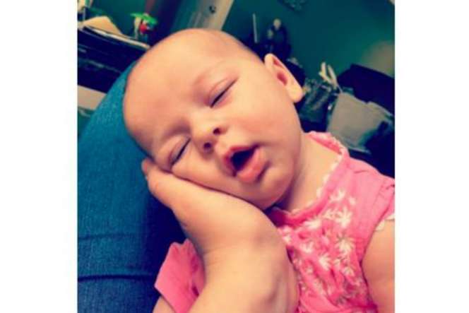 Kumpulan Foto Kocak Bayi-bayi Sedang 'Mabuk' ASI