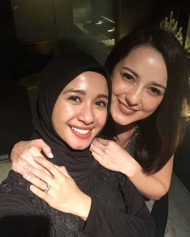 Manisnya Persahabatan Laudya Cynthia Bella dan Julie Estelle