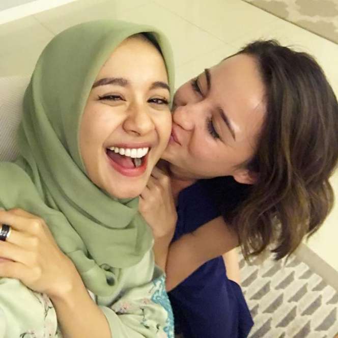 Manisnya Persahabatan Laudya Cynthia Bella dan Julie Estelle