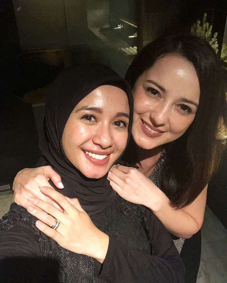 Manisnya Persahabatan Laudya Cynthia Bella dan Julie Estelle