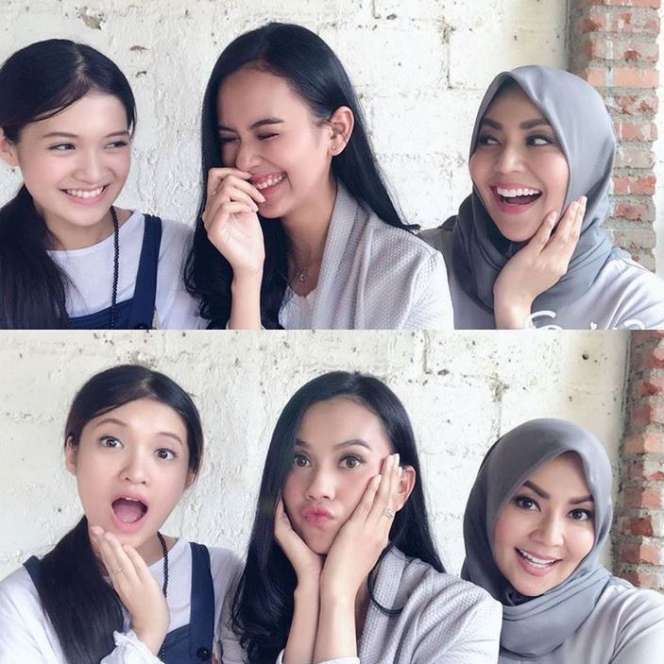 Penampilan Berhijab Tessa Kaunang Dipuji Warganet