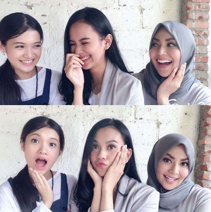 Penampilan Berhijab Tessa Kaunang Dipuji Warganet