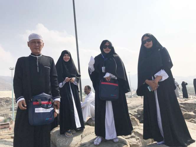 6 Potret Sederhana Keluarga Via Vallen