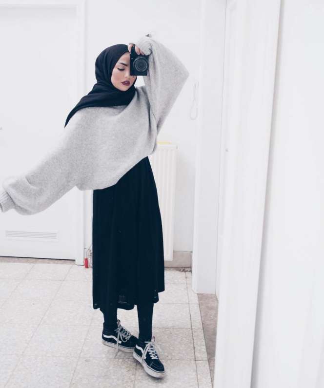 Buat Hijabers, Ini Tips Tampil Cantik dengan Oversized Sweater