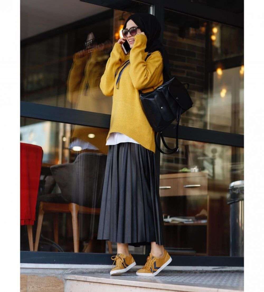 Buat Hijabers, Ini Tips Tampil Cantik dengan Oversized Sweater