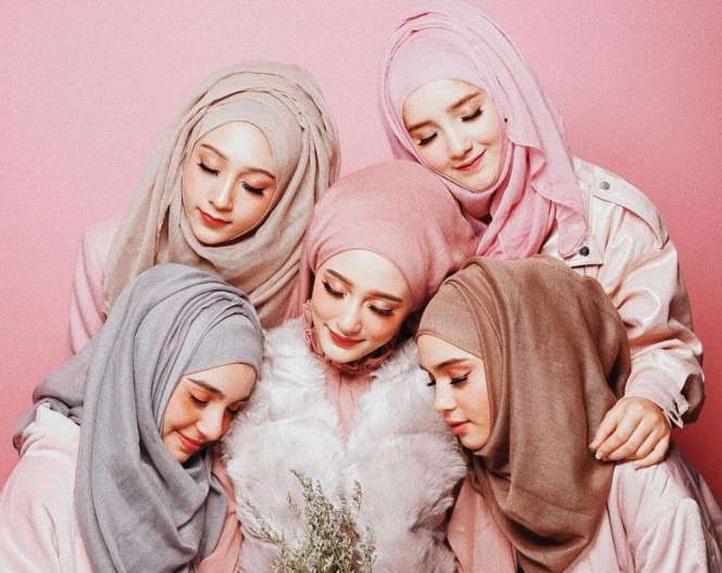 Pesona Kecantikan Selebgram Hijab Mirror Bersaudara