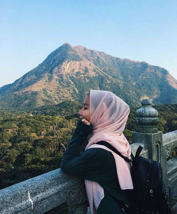 Berusia 14 Tahun, Gadis Ini Jadi Pengusaha Hijab