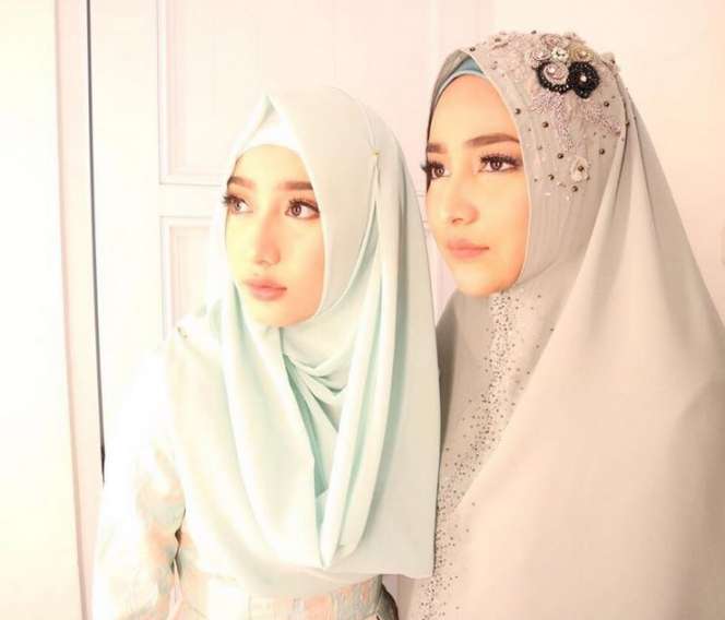 Cindy Fatika Sari dan Putrinya Syaira Bak Saudara Kembar