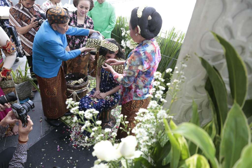 Jelang Nikah, Ardina Rasti Gelar Pengajian dan Siraman