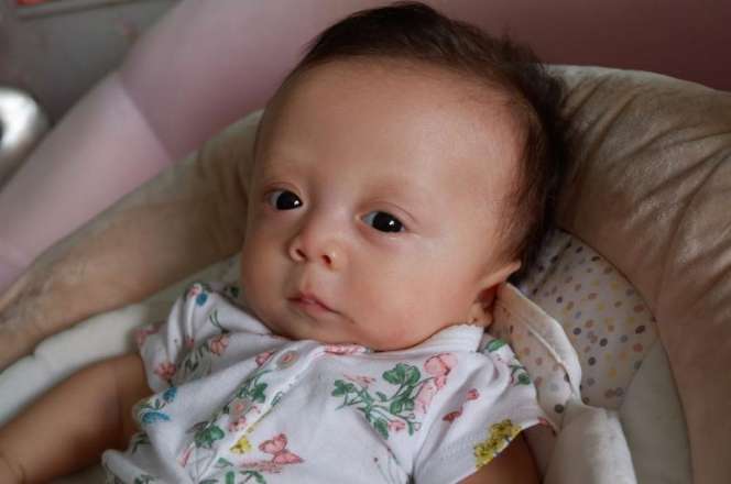 Kisah Haru Joanna Alexandra Asuh Putrinya yang Sakit Paru-paru