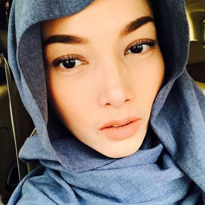 Pesona Mantan Istri Suami Ardina Rasti Saat Berhijab