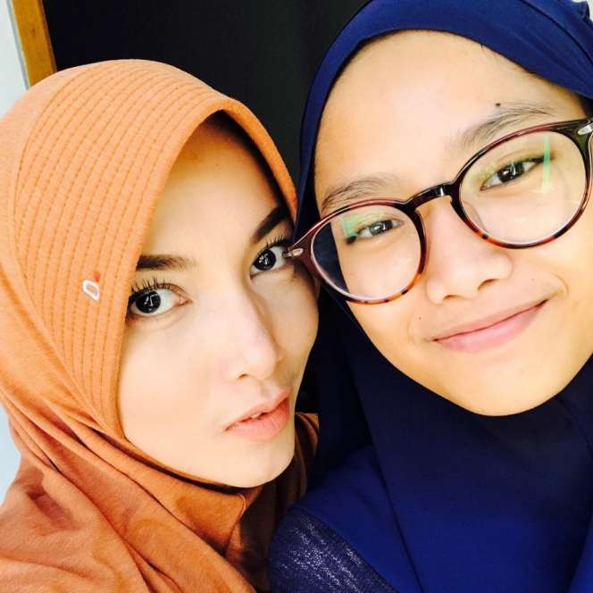 Pesona Mantan Istri Suami Ardina Rasti Saat Berhijab