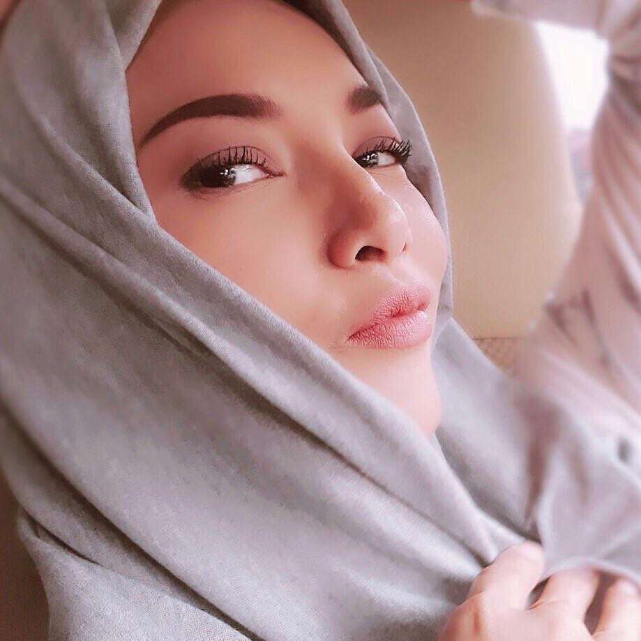 Pesona Mantan Istri Suami Ardina Rasti Saat Berhijab