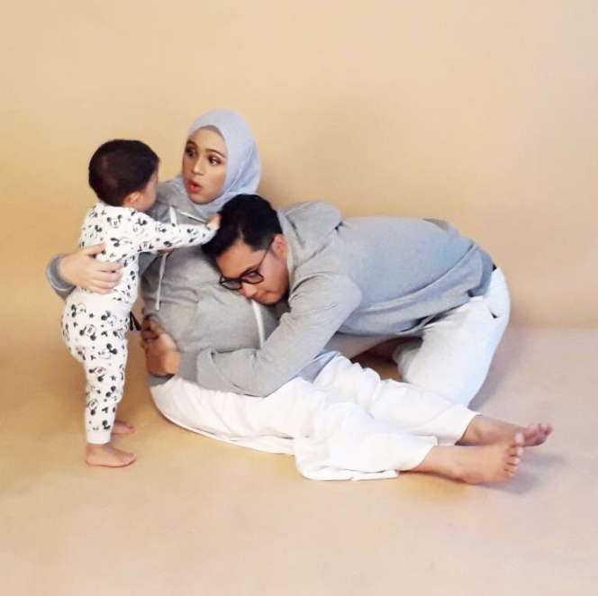 Hamil Tua, Penampilan Nycta Gina Tetap Energik