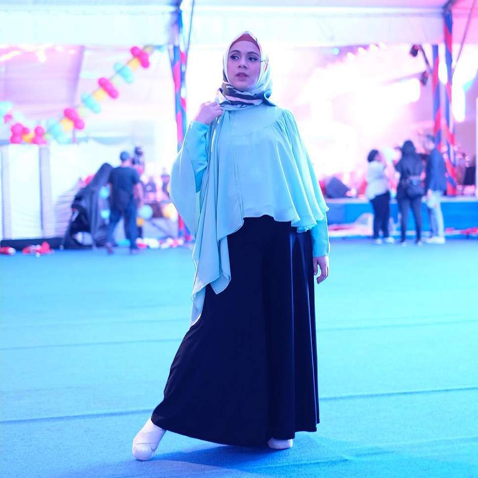 Hamil Tua, Penampilan Nycta Gina Tetap Energik