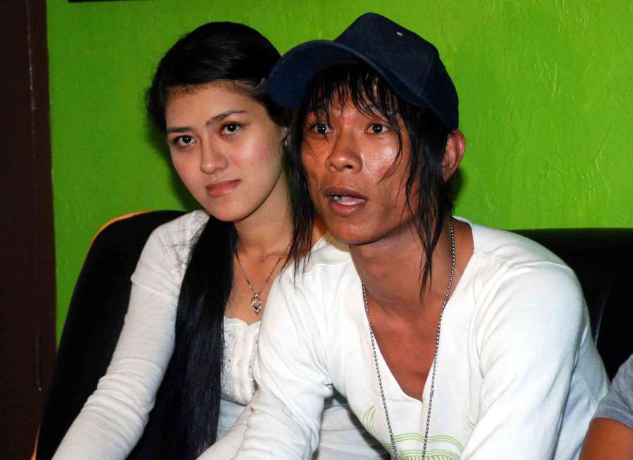 4 Wanita Ini Pernah Takluk dalam Pelukan Andika Kangen Band 