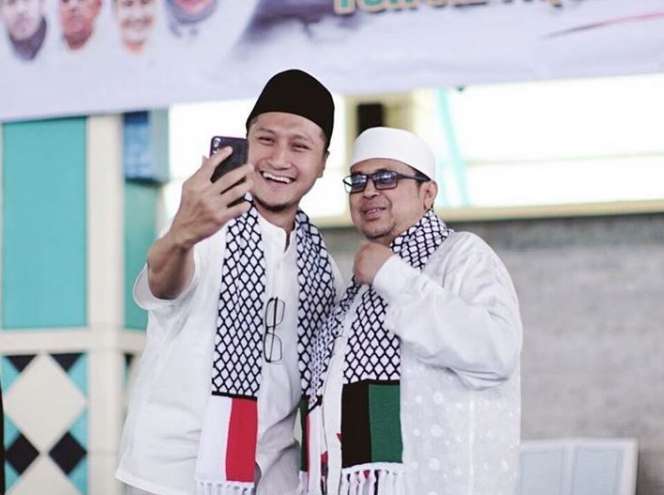 Susul Istrinya Berhijrah, Perubahan Arie Untung Bikin Kaget
