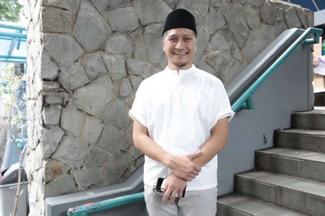 Susul Istrinya Berhijrah, Perubahan Arie Untung Bikin Kaget