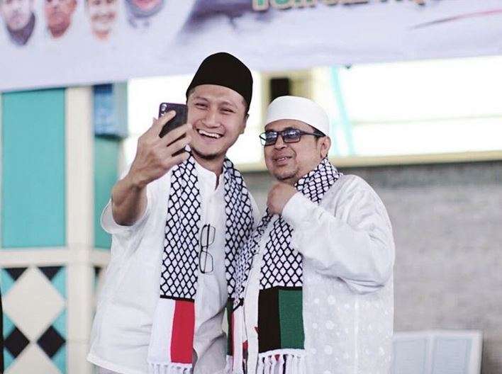 Susul Istrinya Berhijrah, Perubahan Arie Untung Bikin Kaget