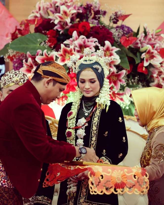 Mantan Suami Ussy Nikahi Gadis 19 Tahun Lebih Muda