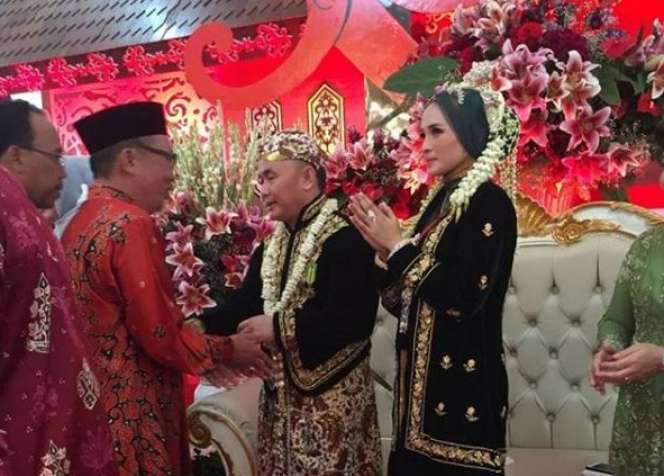 Mantan Suami Ussy Nikahi Gadis 19 Tahun Lebih Muda