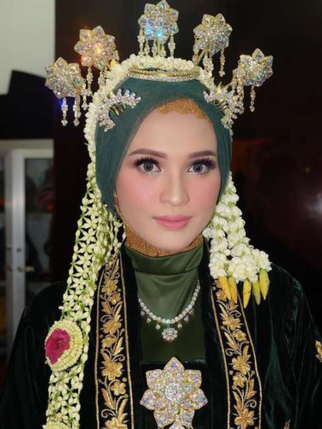 Mantan Suami Ussy Nikahi Gadis 19 Tahun Lebih Muda