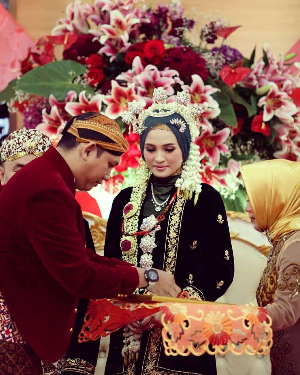 Mantan Suami Ussy Nikahi Gadis 19 Tahun Lebih Muda