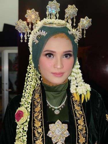 Mantan Suami Ussy Nikahi Gadis 19 Tahun Lebih Muda