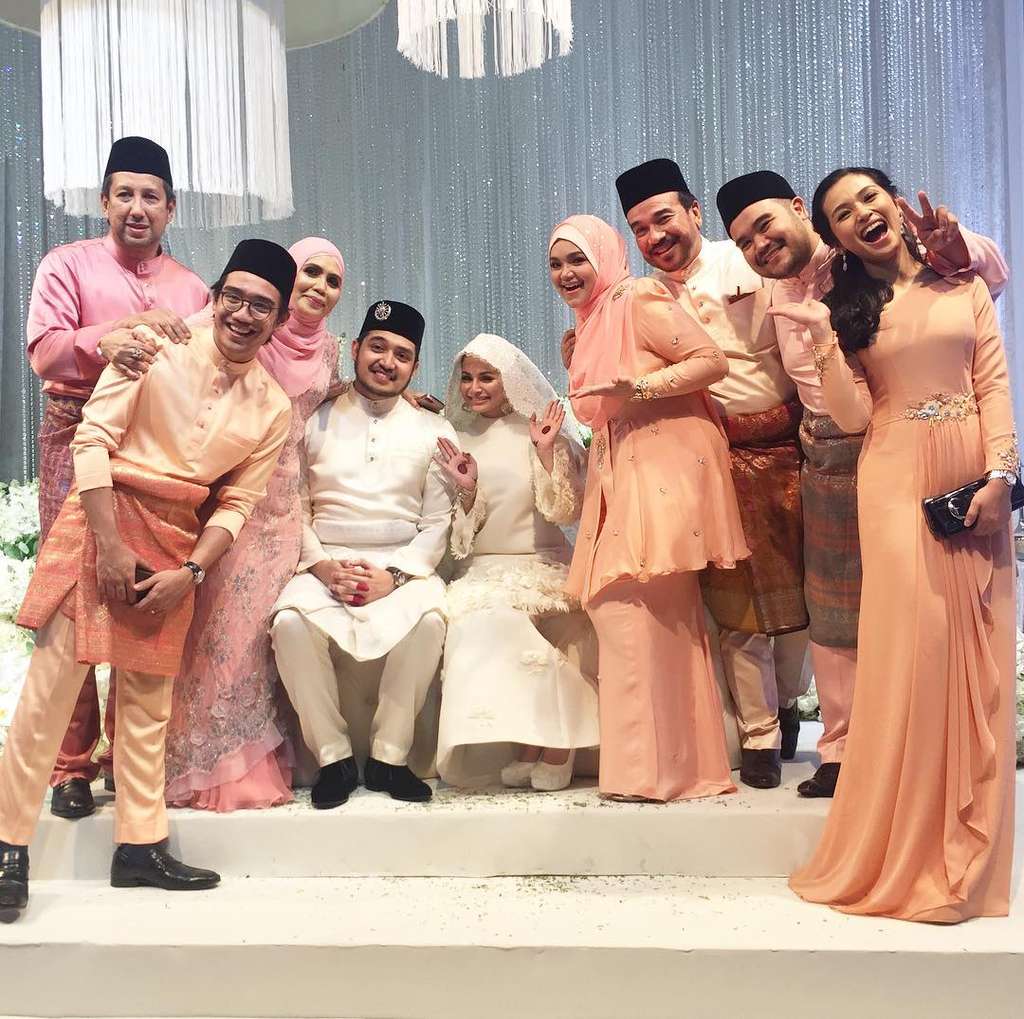 Beda Usia 20 Tahun, Ini Potret Mesra Siti Nurhaliza dan Suami