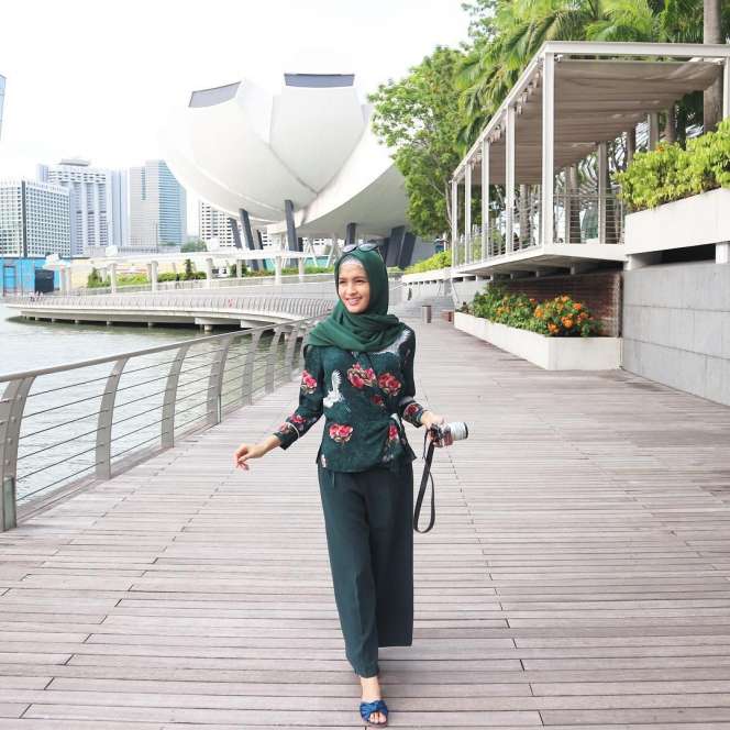 Cantiknya Istri Mantan Suami Ussy Sulistiawaty