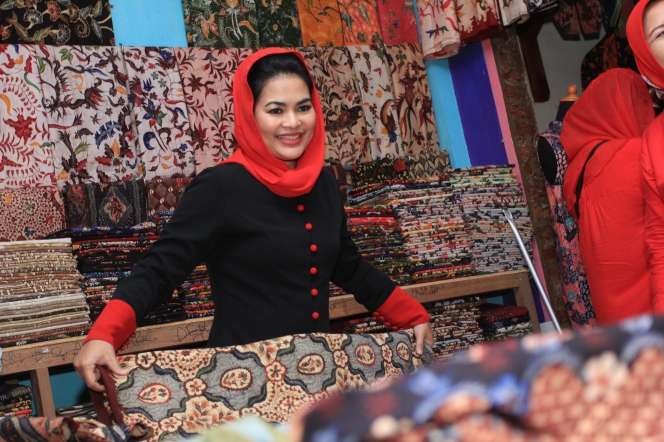 Ketika Puti Guntur Soekarno Kesengsem Batik Madura