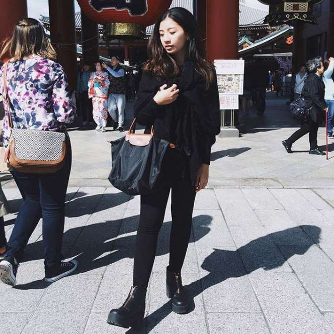 Pesona Putri Feni Rose yang Cantik